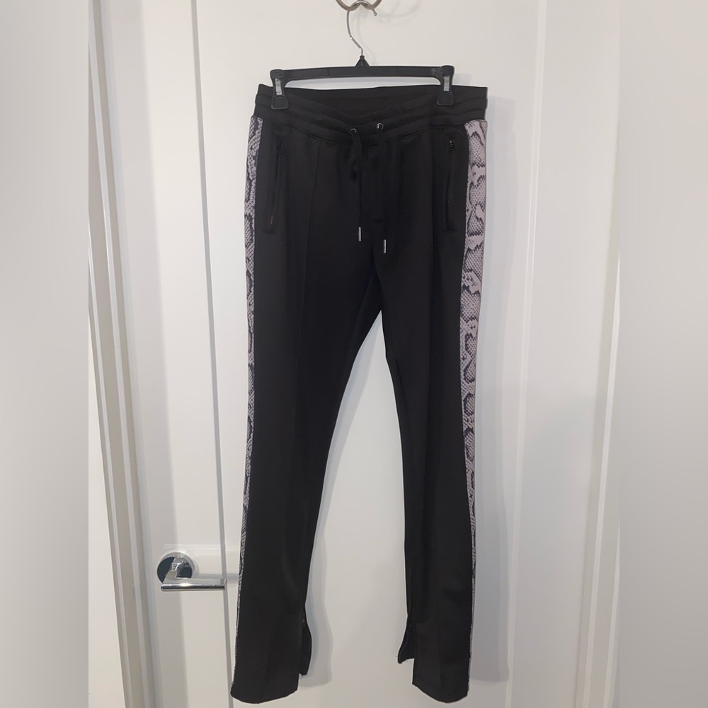 Leisure Set With Snakeskin Print Detail - image 7